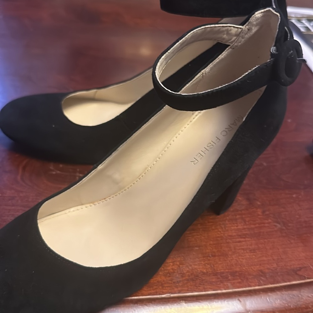 Marc Fisher Black Velvet Heels size 8 exc condition - Picture 6 of 8